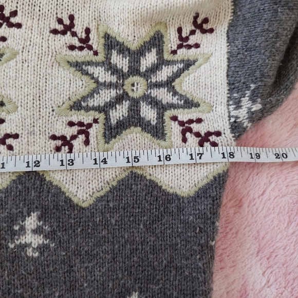 Woolrich Snowflake Wool Blend Turtleneck Sweater Size Small - Picture 7 of 10